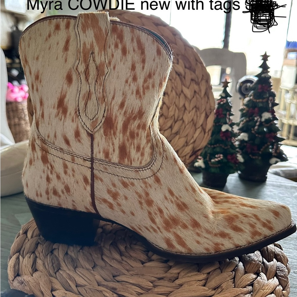 Myra Bag Boots Cowdie Hair on Hide
